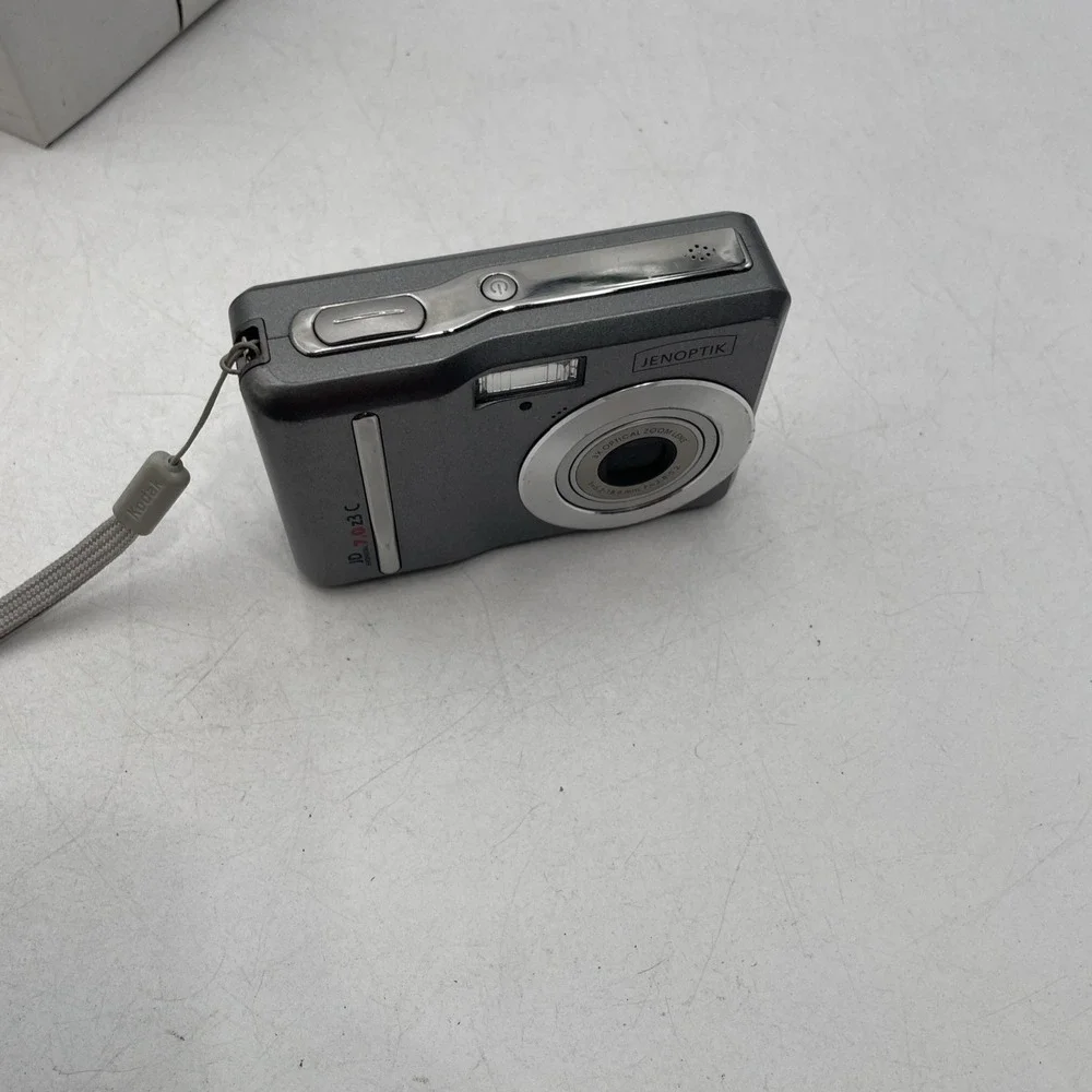 Jenoptik Jendigital JD 7.0z3C Digital Camera 7.0MP 3x Optical Zoom Grey -Tested